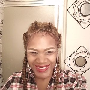 Meet your Posher, Deborah